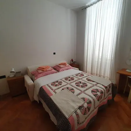 Goga Apartment *